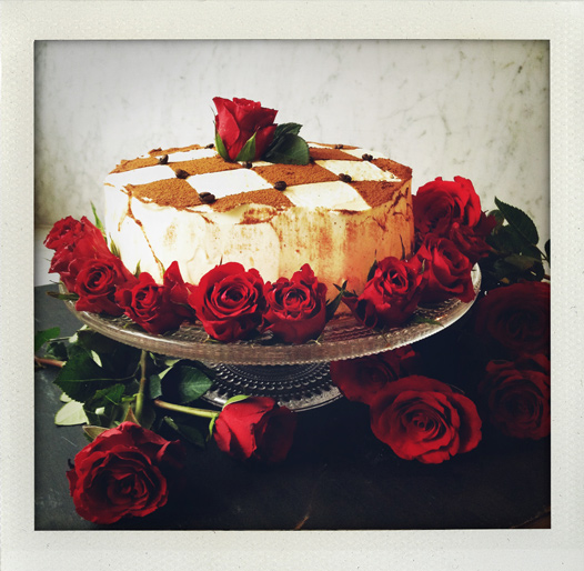 tiramisu, torta della tiramisu, cake, recept, recipe, venedig, venezia, carnevale di venezia, carnevale, harlequin, cassanova, alla hjärtans dag, tårta, valentine, valentine's day, amore, kärlek, passione, röda rosor, red roses, romantico, romantisk, tårta, I huvudet på Elvaelva.